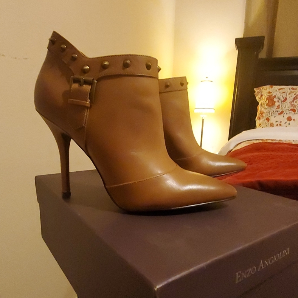 Enzo Angiolini booties
